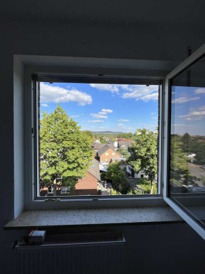 Vermietung nach Modernisierung 2-Zi.-Wohnung mit West-Loggia und Stellplatz in Hildesheim