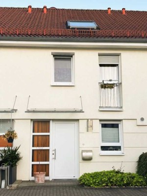 Provisionsfrei* Maintal-Bischofsheim (Spessartstr.): Neuwertiges, modernes RMH in ruhiger Lage