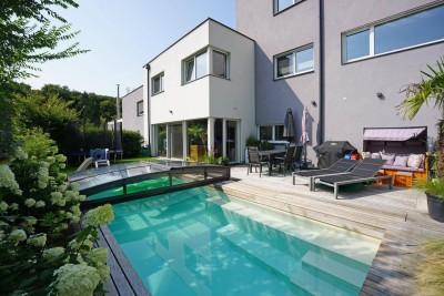 Doppelhaushälfte mit Pool in Ruhelage - Hochwertige Ausstattung!