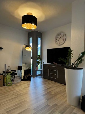 Helle Stadtwohnung in zentraler Lage mit Balkon und Aufzug!