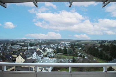 Barrierefrei: 4-Zi.-ETW mit 2 Balkonen und herrlicher Aussicht in Velbert