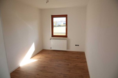 Helle 4-Zimmer-Wohnung mit Balkon und EBK in Tacherting