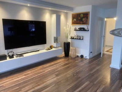 Modernisierte Wohnung mit drei Zimmern sowie Balkon und Einbauküche in Odelzhausen
