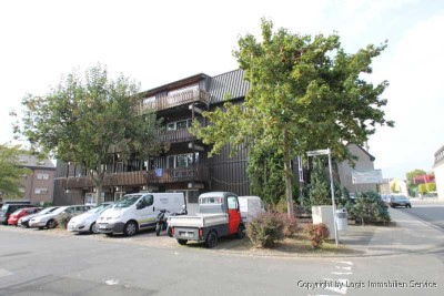 Reizvolle Dachgeschosswohnung in Rheinnähe, Zentrum Wesseling