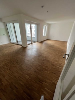 tolle 3-Zimmer-Wohnung, sehr ruhig, mit Loggia, gehobene Ausstattung