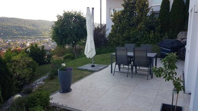 Mit Bürobereich in Aussichtslage, Ruhe +eigener Garten !