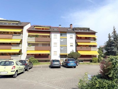 Große 3-Zi.-Wohnung im DG in ruhiger Lage mit guter  Verkehrsanbindung