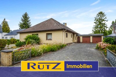 Delmenhorst-Stickgras | Großzügiger Walmdachbungalow mit Doppelgarage und schönem Grundstück