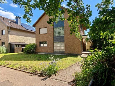 Großzügiges, freistehendes EFH in ruhiger Waldrandlage in Hürth mit ca. 225 m² Wohnnutzfläche