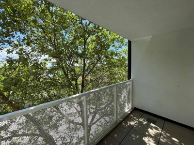 Straßenseitige 2 Zimmerwohnung mit Loggia | Erzherzog-Karl-Straße | BILLA und HOFER direkt im HAUS | Top 3.11