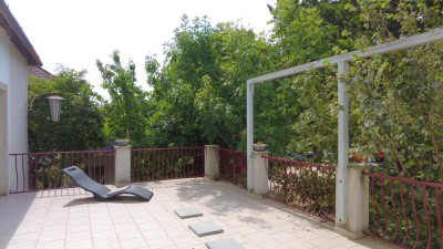 Großzügige 3-Zimmer Altbauwohnung mit 37m² Terrasse