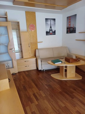 Vollmöblierte 2-Zimmer Erdgeschosswohnung mit Balkon
