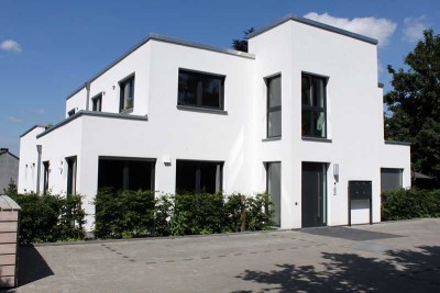 NEUBAU - PENTHOUSE - MELATENER STR.