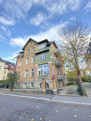 Attraktive 3 Zi.Wohnung mit Balkon, Fußbodenheizung und Parkettboden !