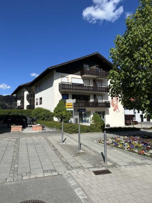Nur als Ferienwohnung nutzbar - helle voll möblierte 2 Räume im DG befristet auf 2 Jahre