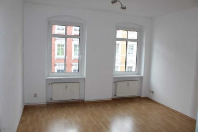 Freundliche 4-Zimmer-Wohnung mit Balkon und Einbauküche in Brandenburg an der Havel