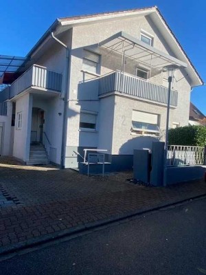 Nussloch interessantes 3 Familien Haus mit zusätzlicher Gewerbeeinheit