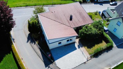 Moderne Familienidylle mit Einliegerwohnung – Stilvolles Pultdachhaus auf einer Ebene
