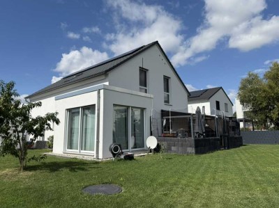 KP-REDUZIERUNG / neuwertiges EFH -  Effizienzklasse A+, Traumgrundstück, Wärmep., PV-Anlage