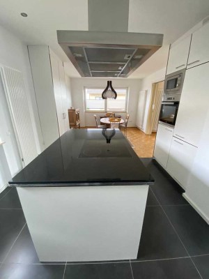 2-Zimmer-Übergangswohnung mit Balkon & Einbauküche – Sofort bezugsfrei!