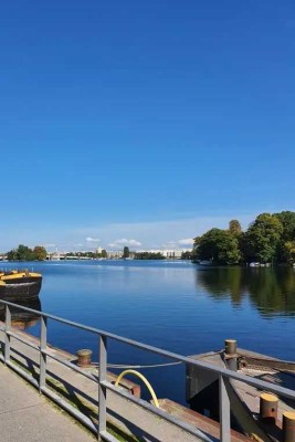 Vier Zimmern Wohnung mit direkter Wasserlage an der Havel