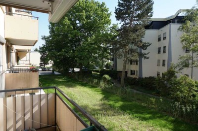 ** 4 Zimmer mit Balkon in gesuchter Lage in Möhringen! **