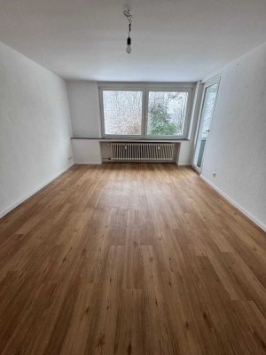 Hübsche 2,5 Raum Wohnung mit Balkon und Aufzug