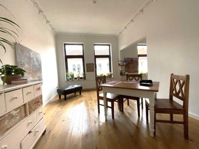 Helle Altbauwohnung mit 3,10 m Deckenhöhe und vielfältigen Gestaltungsmöglichkeiten