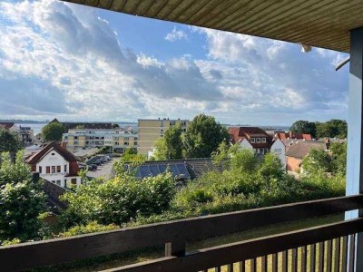 Blick auf die Förde: Sonniges 2 Zimmer-Appartement im 1. OG  mit Balkon zur Seeseite
