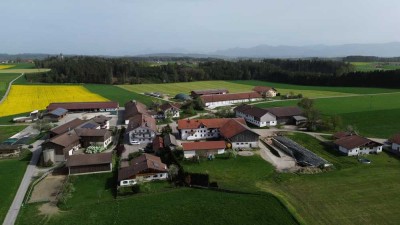 3-Zi.-Whg. in idyllischer Lage mit freiem Blick in die Weite, unweit der Schön Klinik Vogtareuth