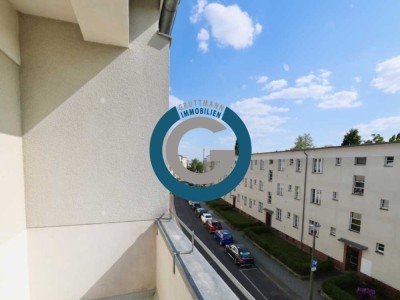 SOLIDES BAUJAHR & GUTE RAUMAUFTEILUNG - SCHÖNE HOLZDIELEN & SÜD-BALKON - RUHIG & DENNOCH ZENTRAL