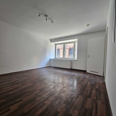 2-Zimmer-Wohnung nähe Hochschule + Garage + Hobbyraum im Dachgeschoss