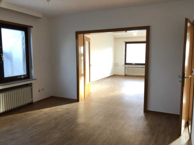 Gut geschnittene 3,5-Zimmer-Wohnung mit Terrasse und Garten