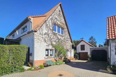 Charmantes Haus mit großem Grundstück in Sehnde!