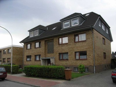 Modernisierte 3-Zimmer-Wohnung mit Balkon und EBK in Pinneberg