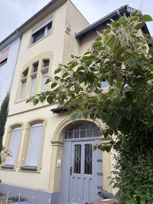 Möbelierte  2 Zimmer- Wohnung