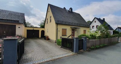 Preiswertes, modernisiertes 4,5-Zimmer-Einfamilienhaus in Schwarzenbach an der Saale