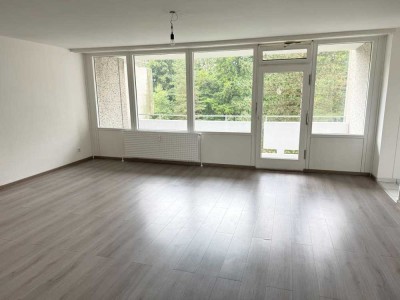 * Schöne Wohnung 5. Eage mit 2 x Balkon * Großes Wohnzimmer * BETZENBERG *