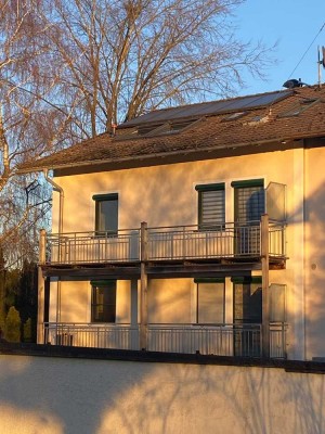 Gepflegte 3-Zimmer-Wohnung mit Carport nahe Vogtareuth