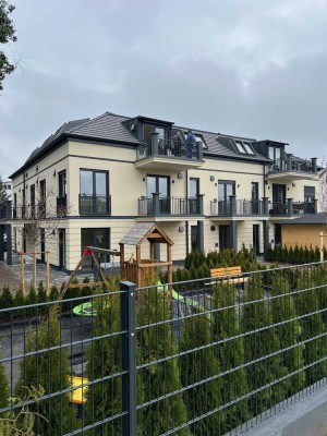 NEUBAU 2023 ☼ Einziehen nur mit Ihren Koffern ☼ möblierte 2-Zimmer- Wohnung ☼ großer Balkon ☼