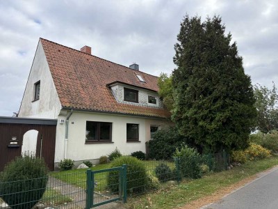 Platz für eigene Ideen!  Doppelhaushälfte in ruhiger und familienfreundlicher Umgebung