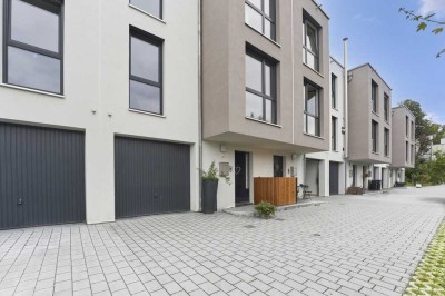 Charmantes Reihenmittelhaus mit Gartenterrasse und Doppelgarage – modernes Wohnen in bester Lage