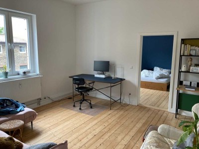 Komplett sanierte Altbauwohnung im 2. OG mit Dielenböden und Tageslichtbad!