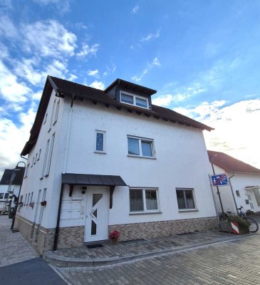 Helle 3 Zi.Whg. mit TL-Bad + West-Balkon