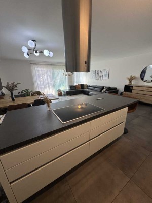 Moderne 3-Zimmer-Wohnung mit Balkon & gehobener Ausstattung – Küche gegen Ablöse
