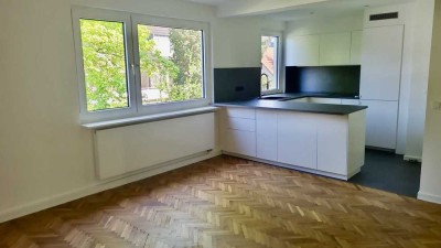 Kernsannierte 2,5 -Zimmer-Wohnung mit Balkon – stilvoll wohnen nahe Wandsbek Markt (63,5 m²)