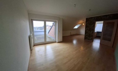 Maisonette-3-Zimmer Wohnung mit großer Dachterasse und Garage in Duisburg-Bergheim