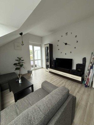 Für Kapitalanleger: schöne helle 2 Zimmerdachgeschosswohnung mit Südost-Balkon