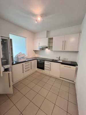Geräumige 4-Zimmer Wohnung mit Aufzug und Parkett