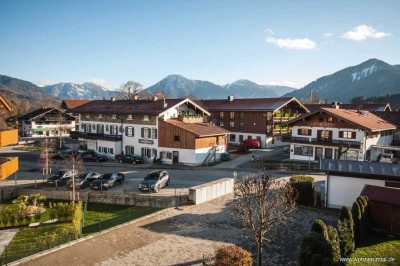 Zentral mit traumhaftem Bergblick - Exklusive Dachgeschoßwohnung